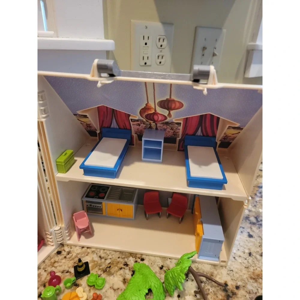Playmobil Dollhouse 2005 Folding w/People And Accessories Not Complete